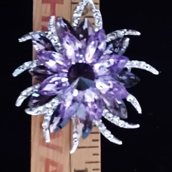 Gorgeous Lavender Rhinestone Brooch - Picture 5 of 5
